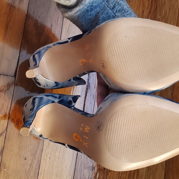 Mix No. 6 dorsay stilettos, new in box! - Picture 6 of 8